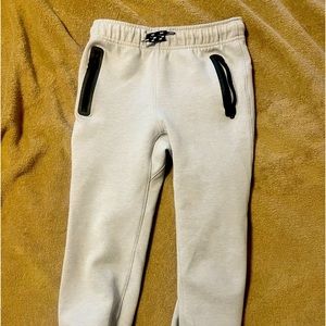 Old Navy Kids’ Dynamic Fleece Gray Joggers Size 5T